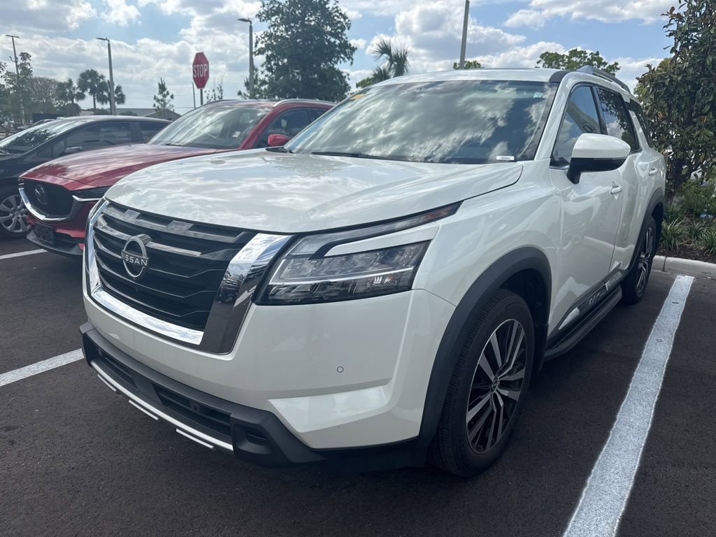 Used 2023 Nissan Pathfinder Platinum FWD image 1