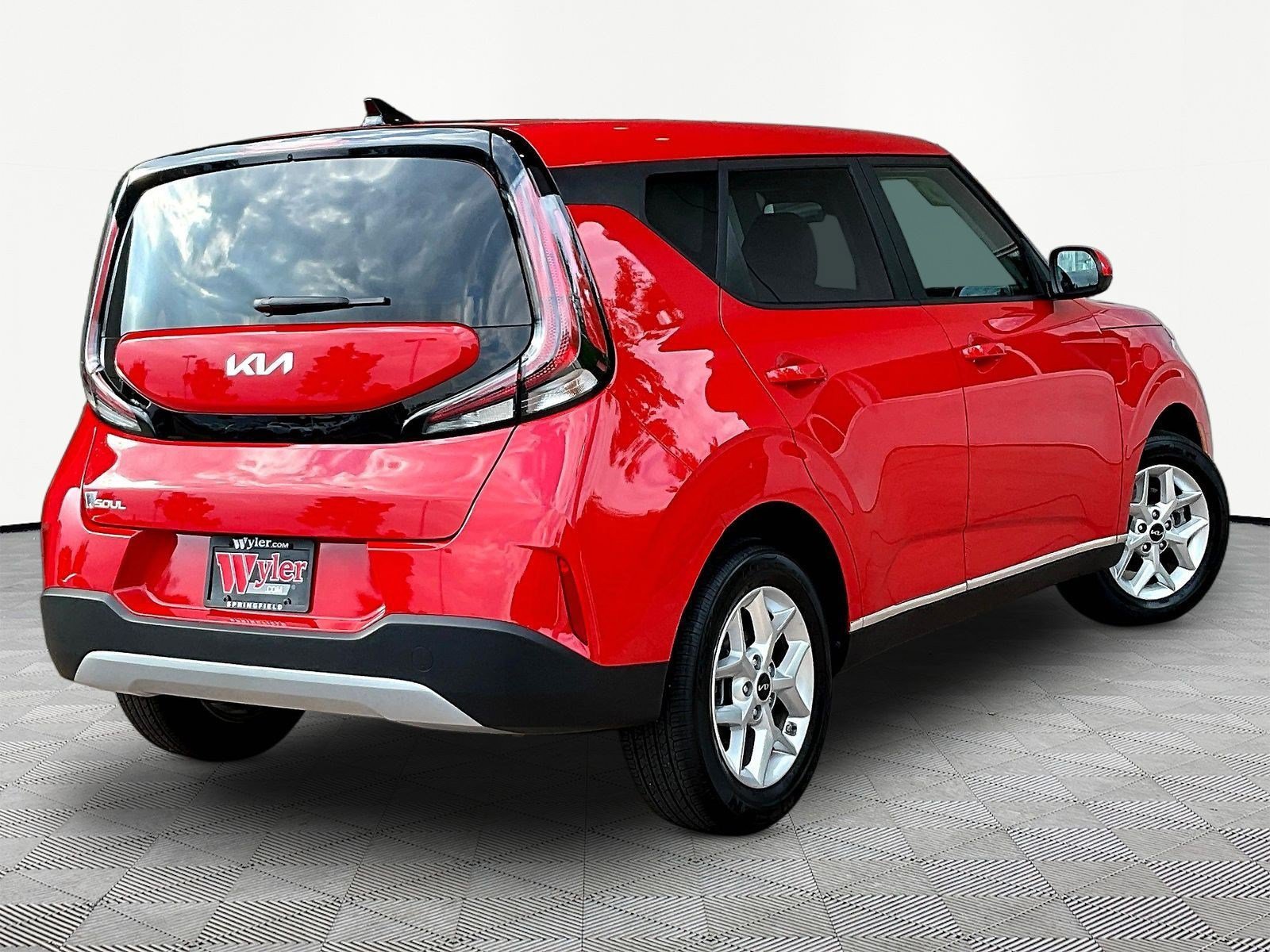 Used 2025 Kia Soul LX w/ LX Technology Package FWD image 6