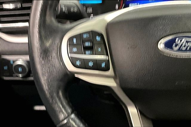 Used 2022 Ford Explorer XLT w/ XLT Sport Appearance Package image 11