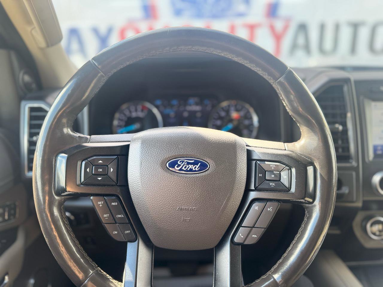 Used 2020 Ford Expedition Limited image 44