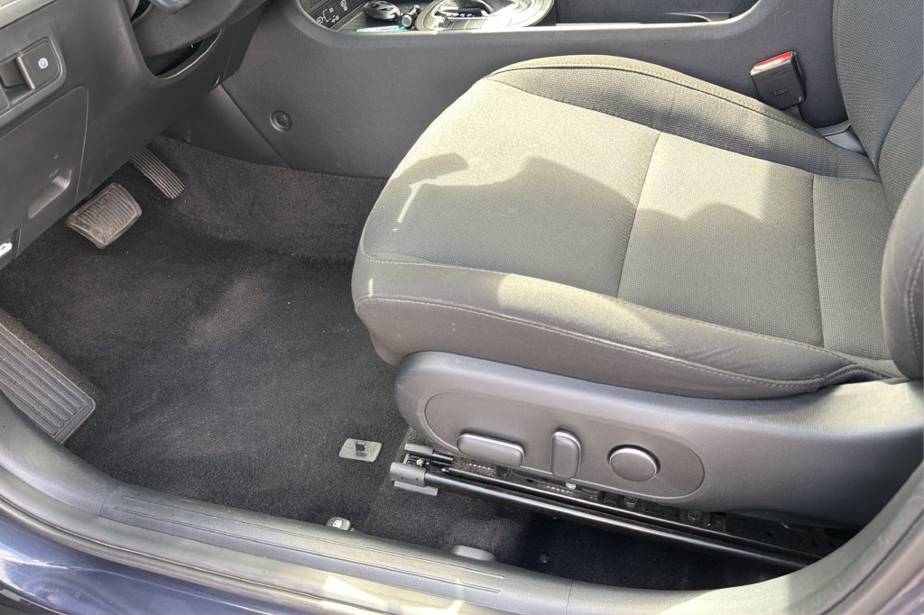 Used 2025 Hyundai Kona SEL FWD image 19