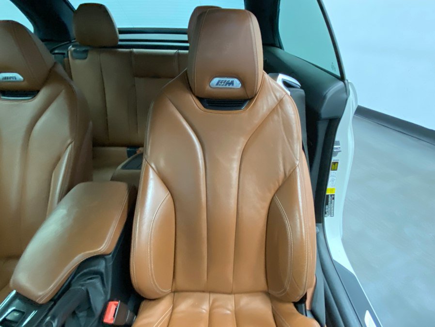 Used 2016 BMW M4 Convertible RWD image 31