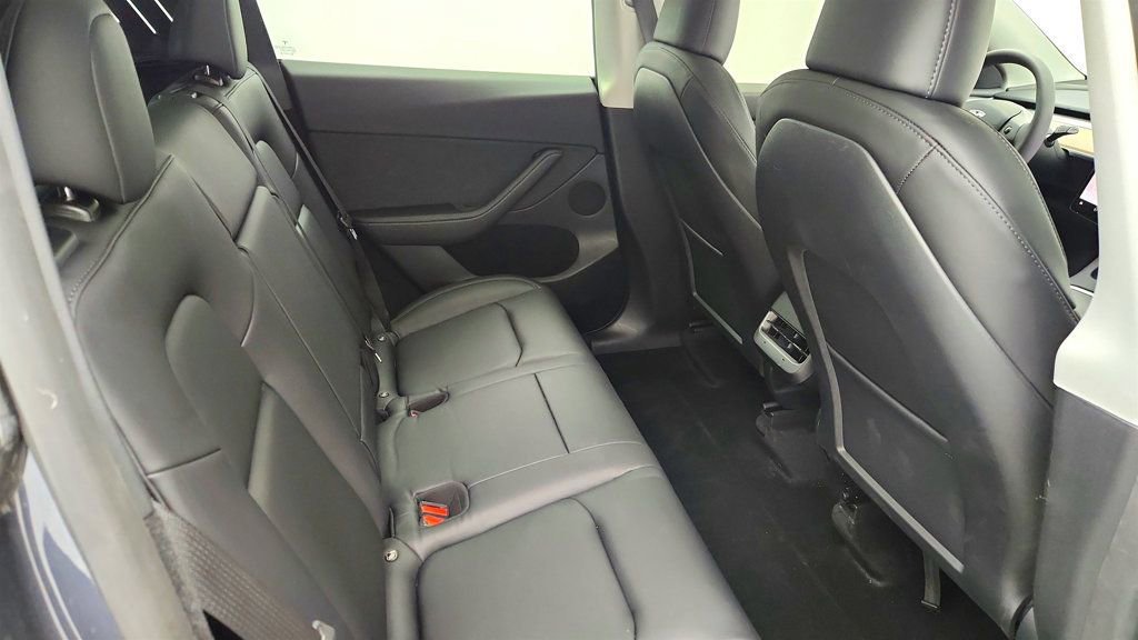Used 2023 Tesla Model Y AWD image 27