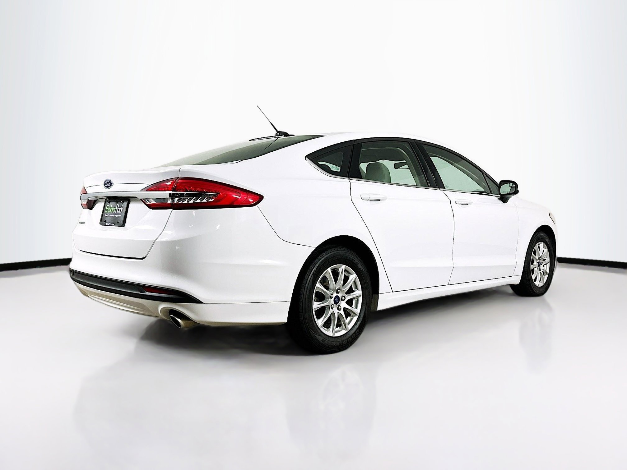 Used 2018 Ford Fusion S image 9