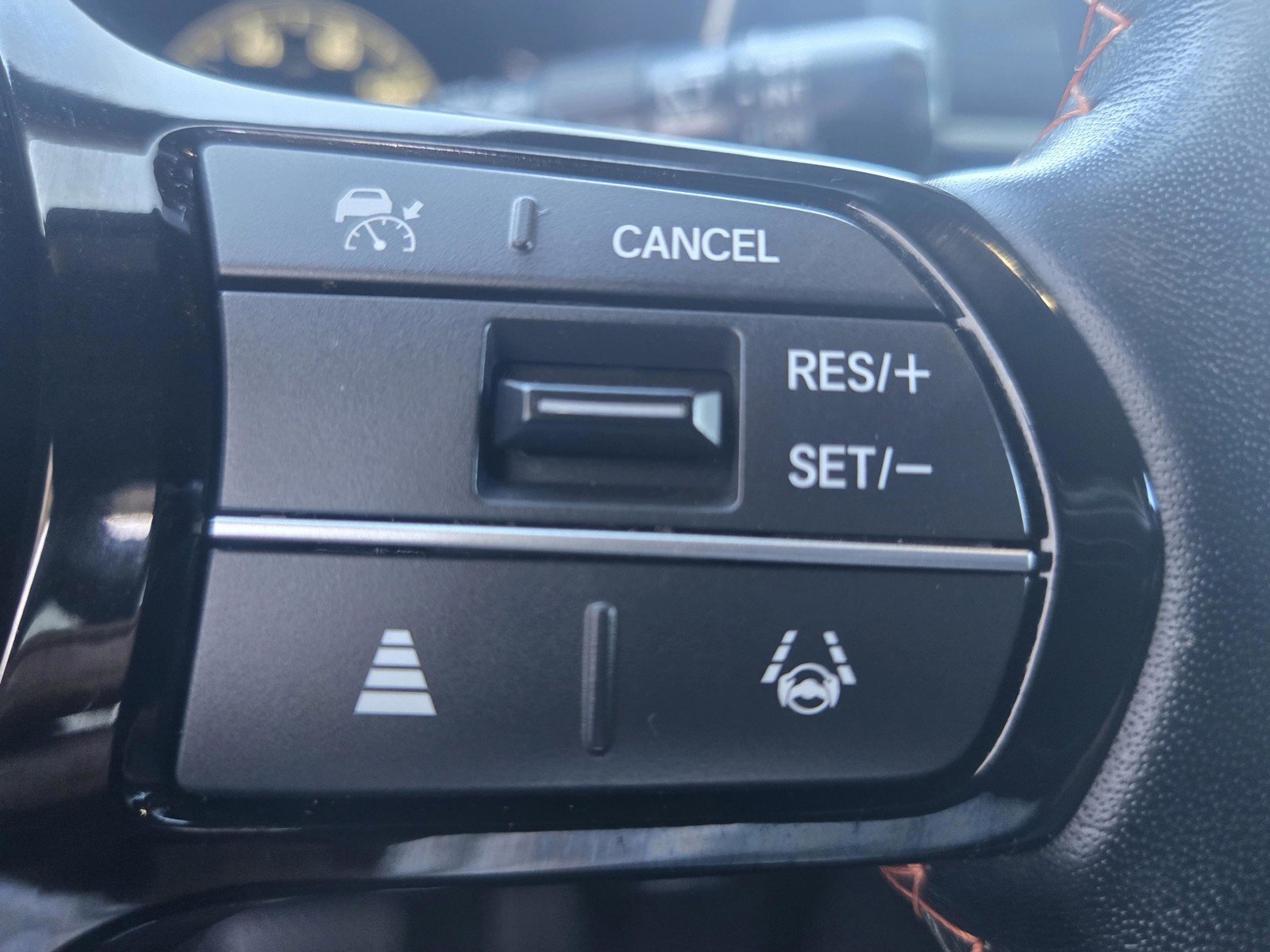 Used 2025 Honda Pilot Sport image 21