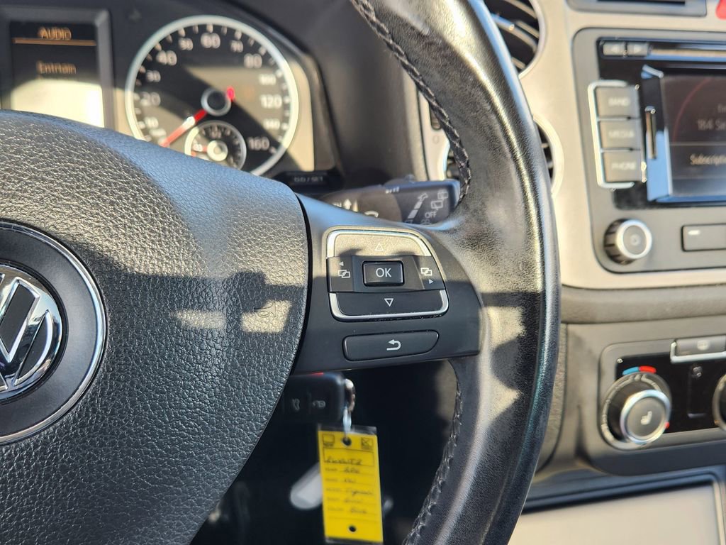 Used 2011 Volkswagen Tiguan SE image 17