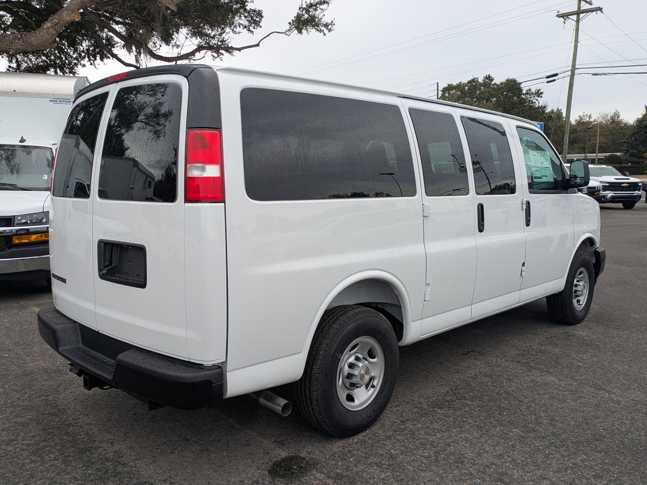 New 2025 Chevrolet Express 3500 LS RWD image 8
