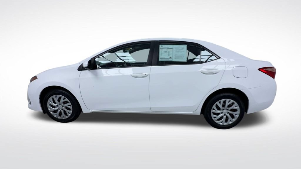 Used 2017 Toyota Corolla LE w/ Carpet Mat Package (TMS) FWD image 5
