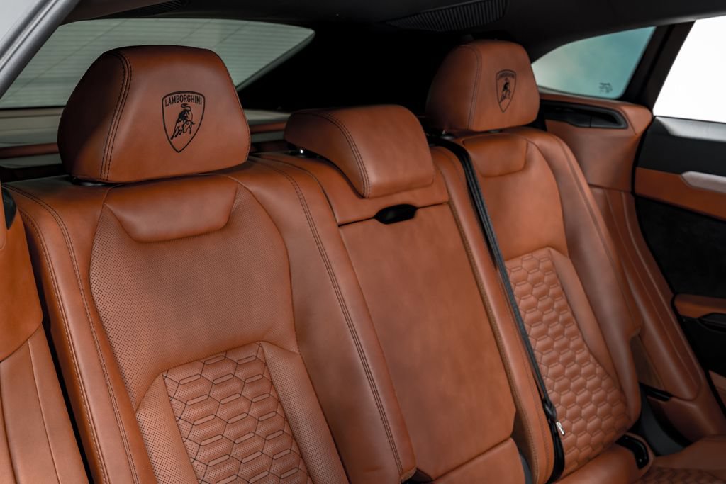 Used 2022 Lamborghini Urus AWD/4WD image 33