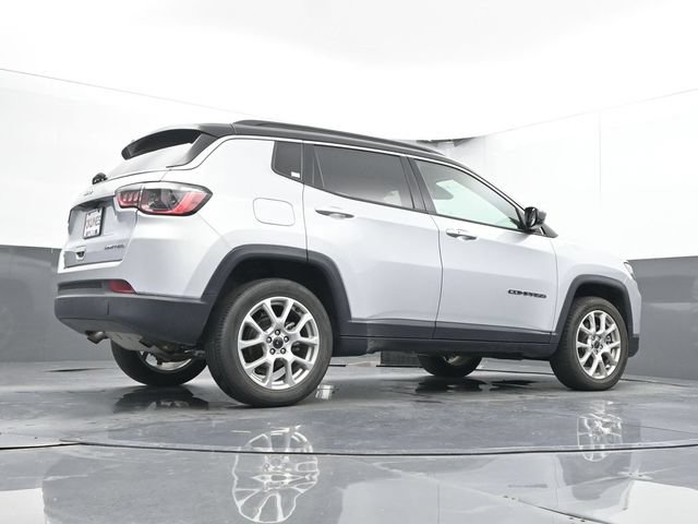Used 2025 Jeep Compass Limited AWD/4WD image 45