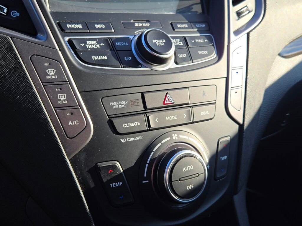 Used 2014 Hyundai Santa Fe Limited image 29