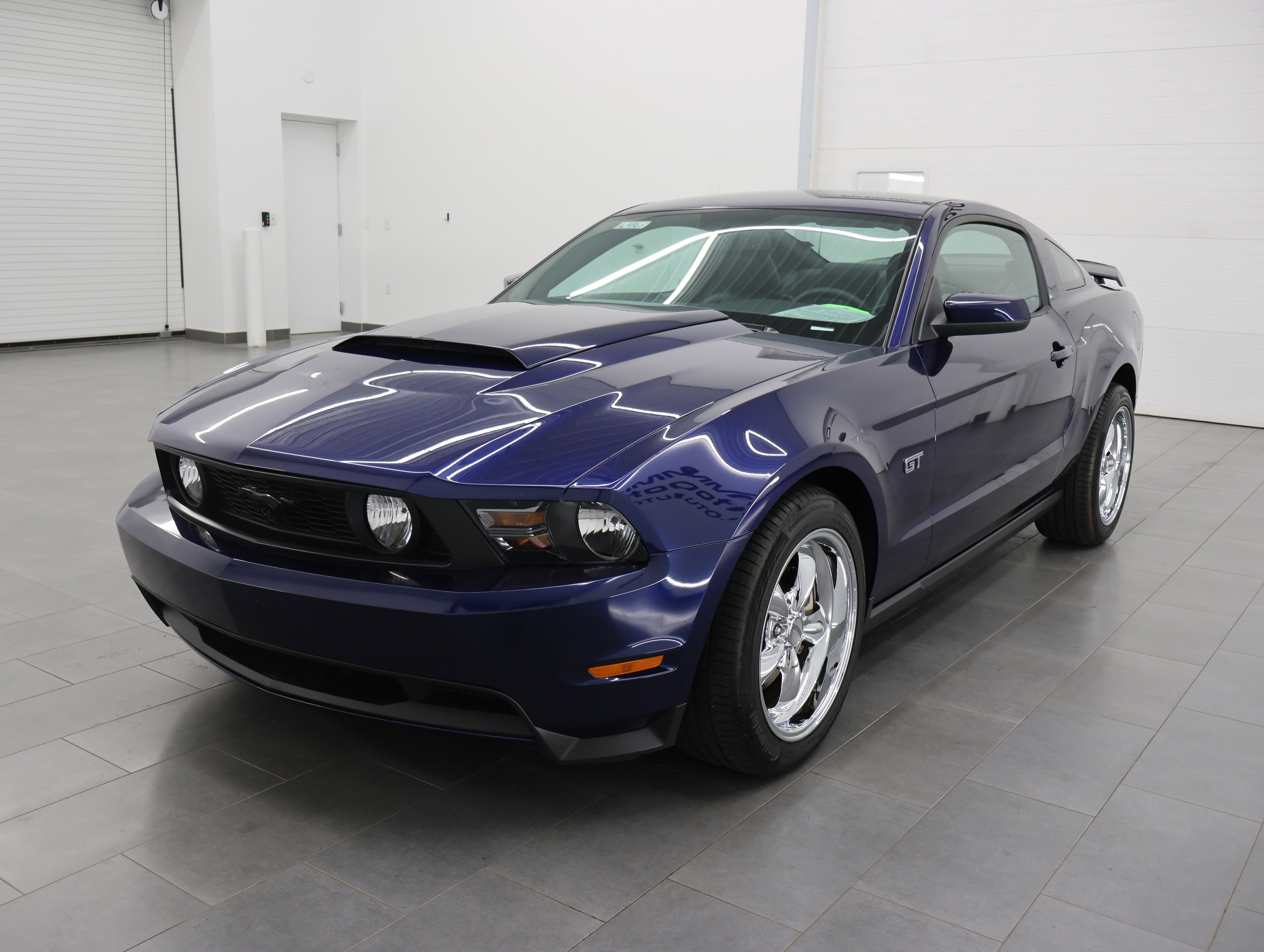Used 2010 Ford Mustang GT Premium RWD image 7