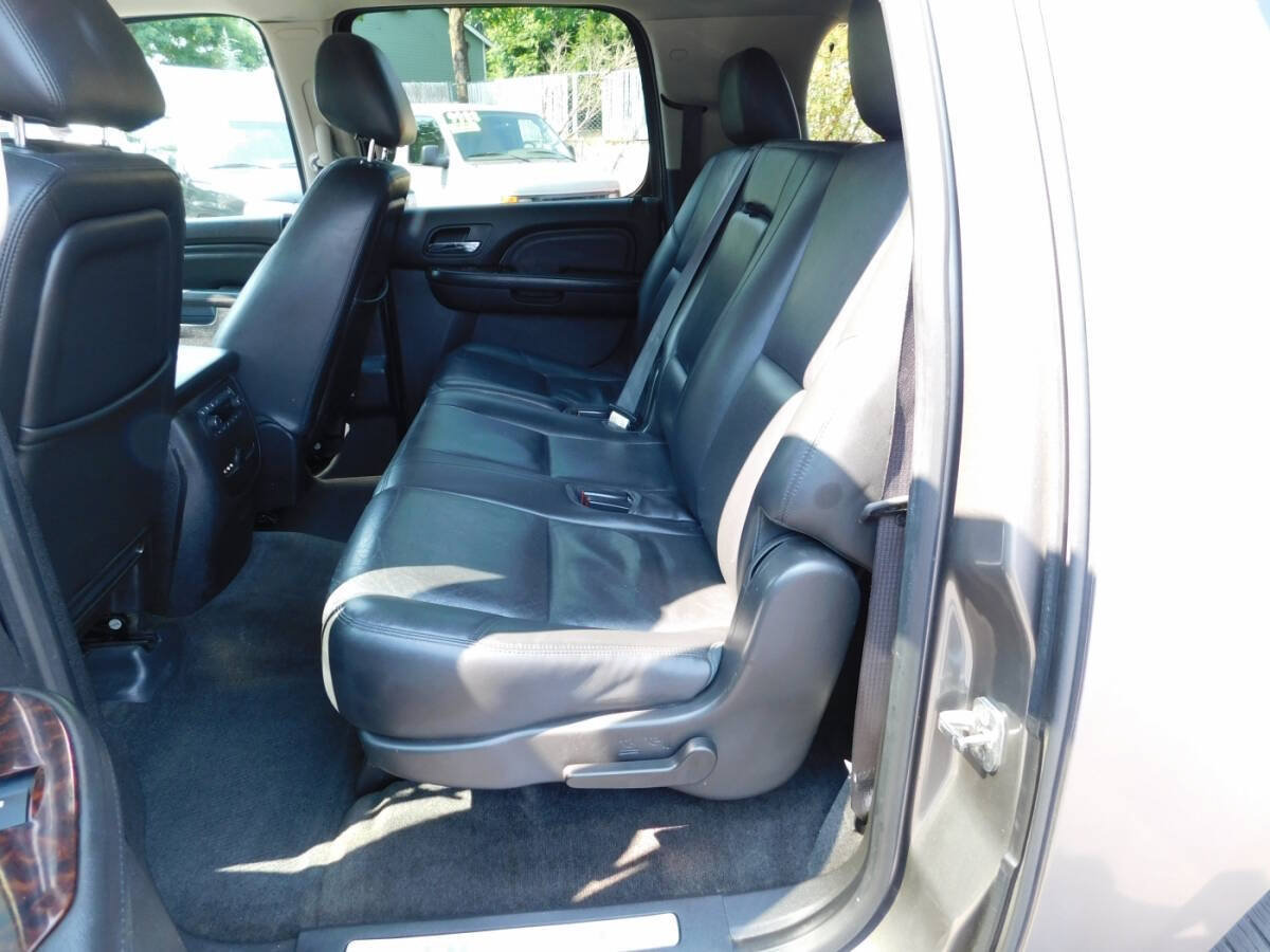 Used 2012 GMC Yukon XL Denali AWD/4WD image 8