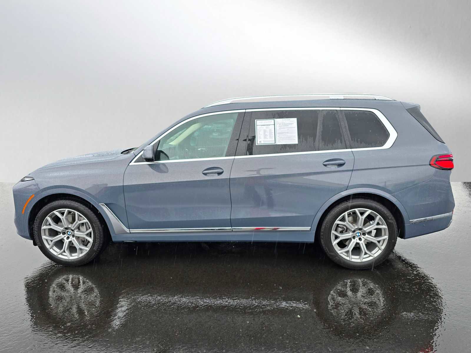 Used 2025 BMW X7 xDrive40i w/ Premium Package image 4