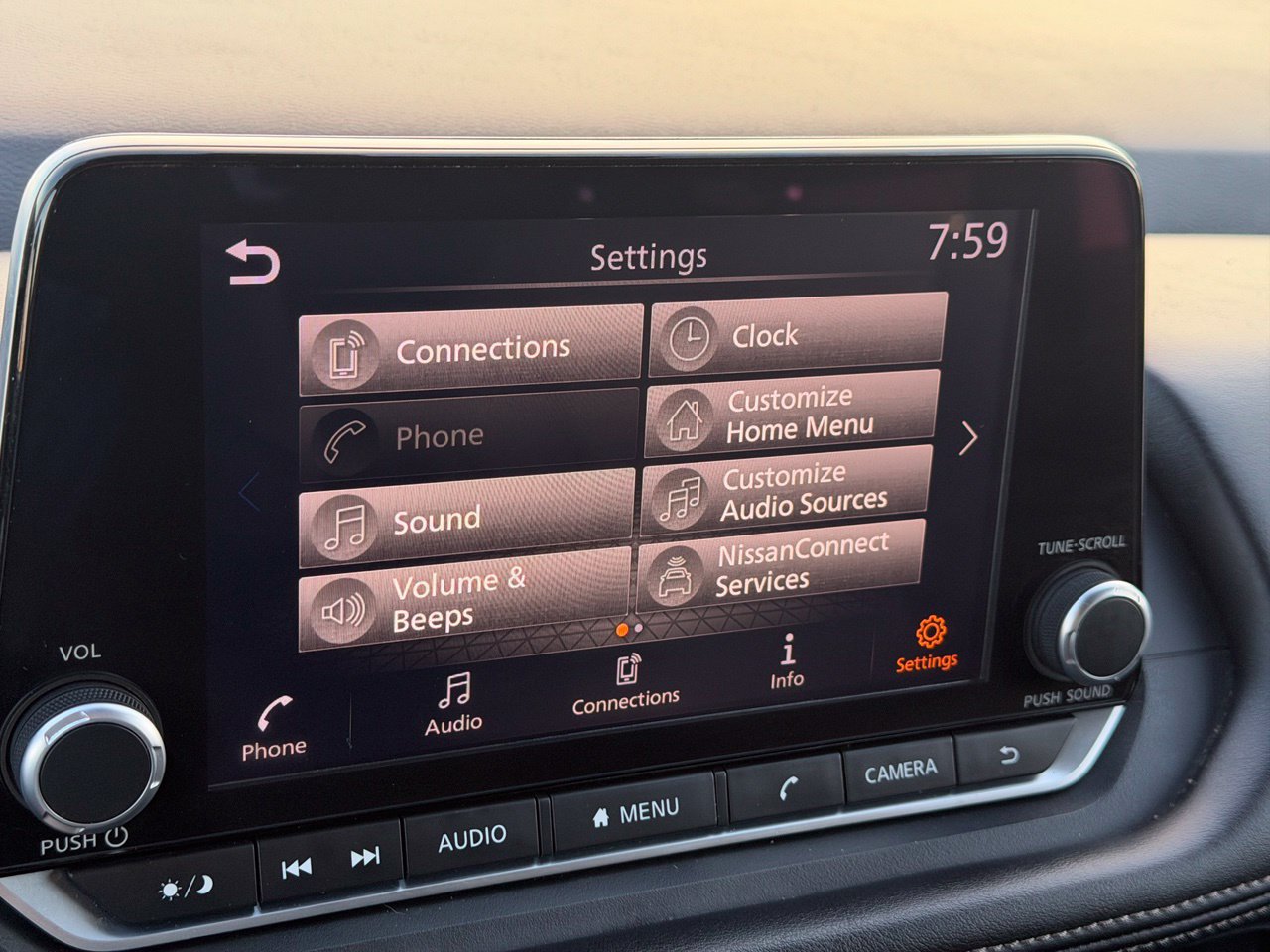 Certified 2025 Nissan Rogue SV FWD image 23