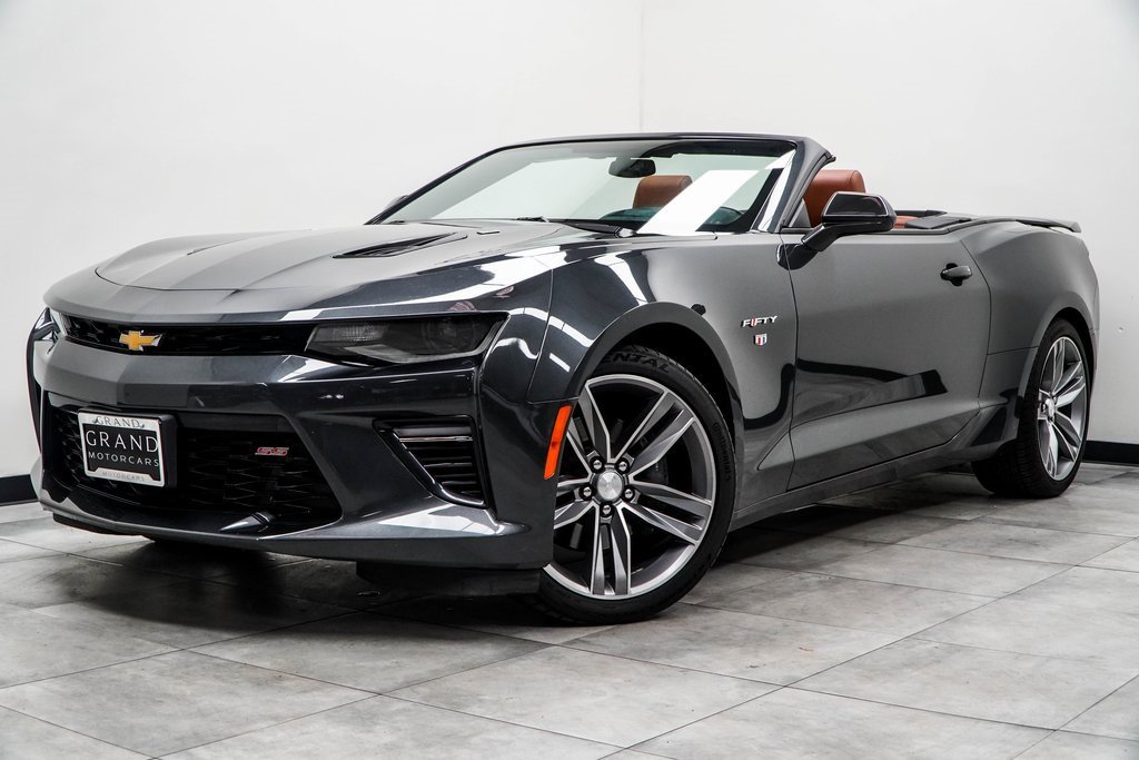 Used 2017 Chevrolet Camaro SS image 2