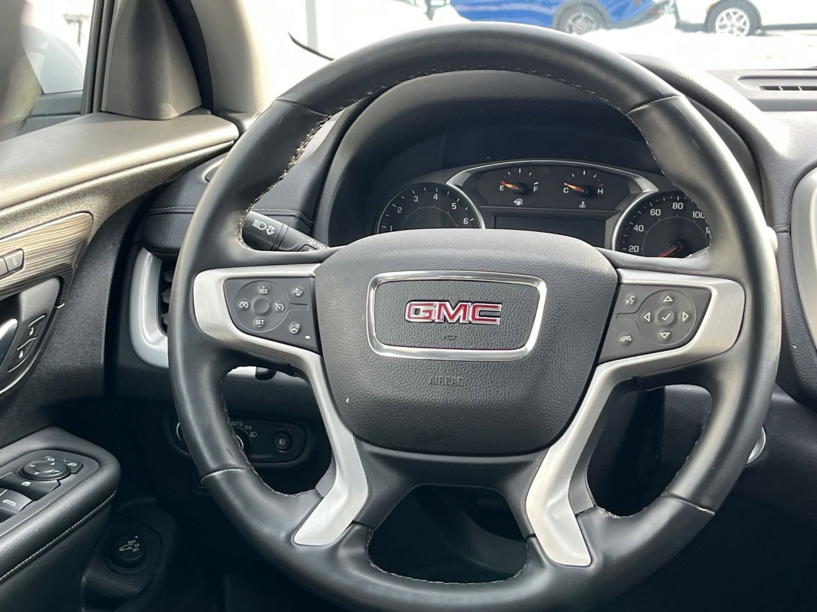 Used 2024 GMC Terrain SLT image 30