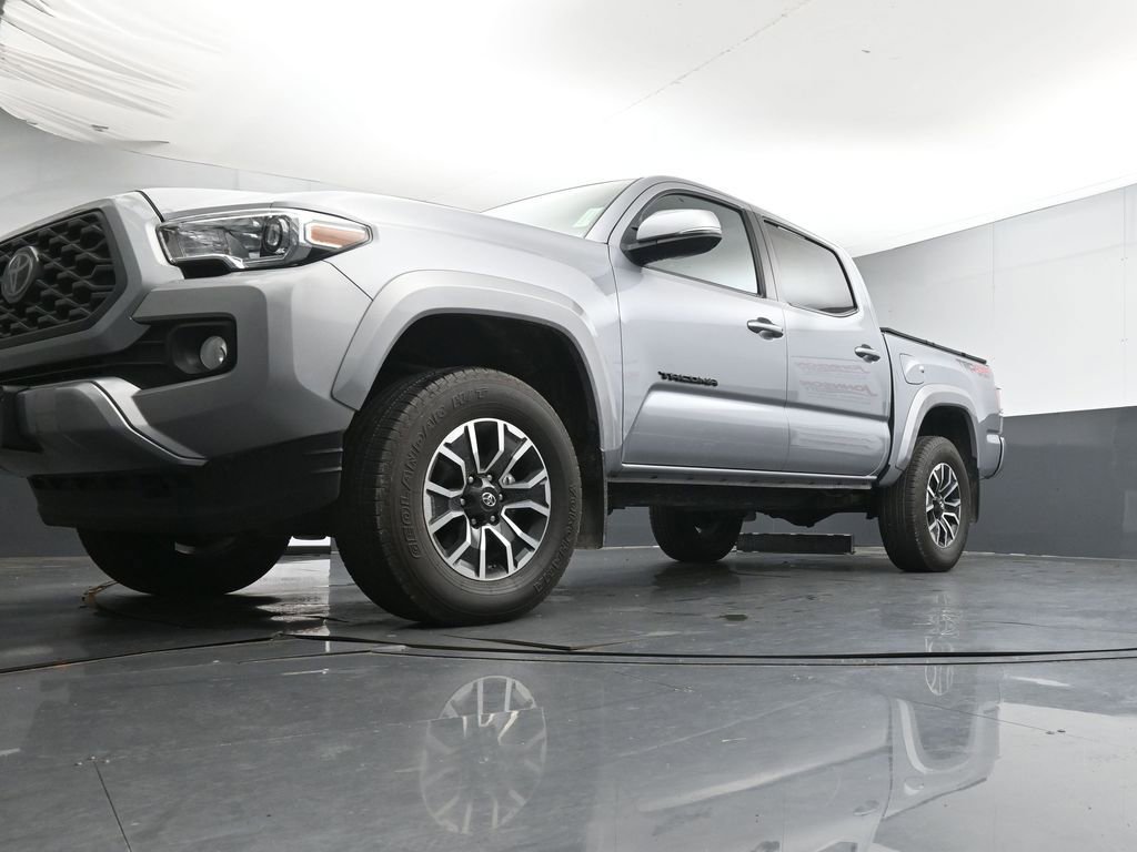 Used 2020 Toyota Tacoma TRD Sport w/ Technology Package image 32