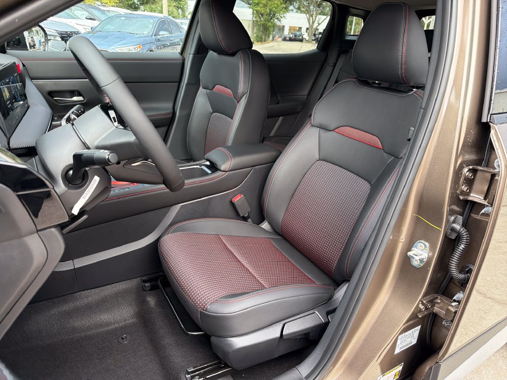 New 2027 Nissan Kicks SR FWD image 27