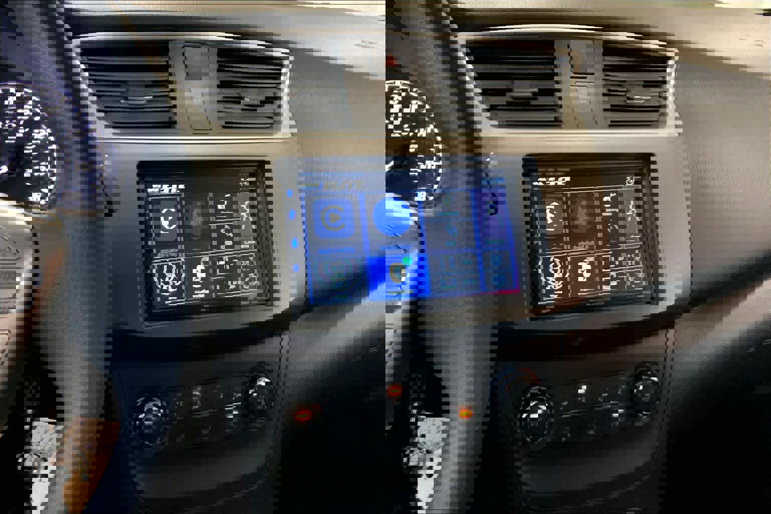 Used 2017 Nissan Sentra S image 7