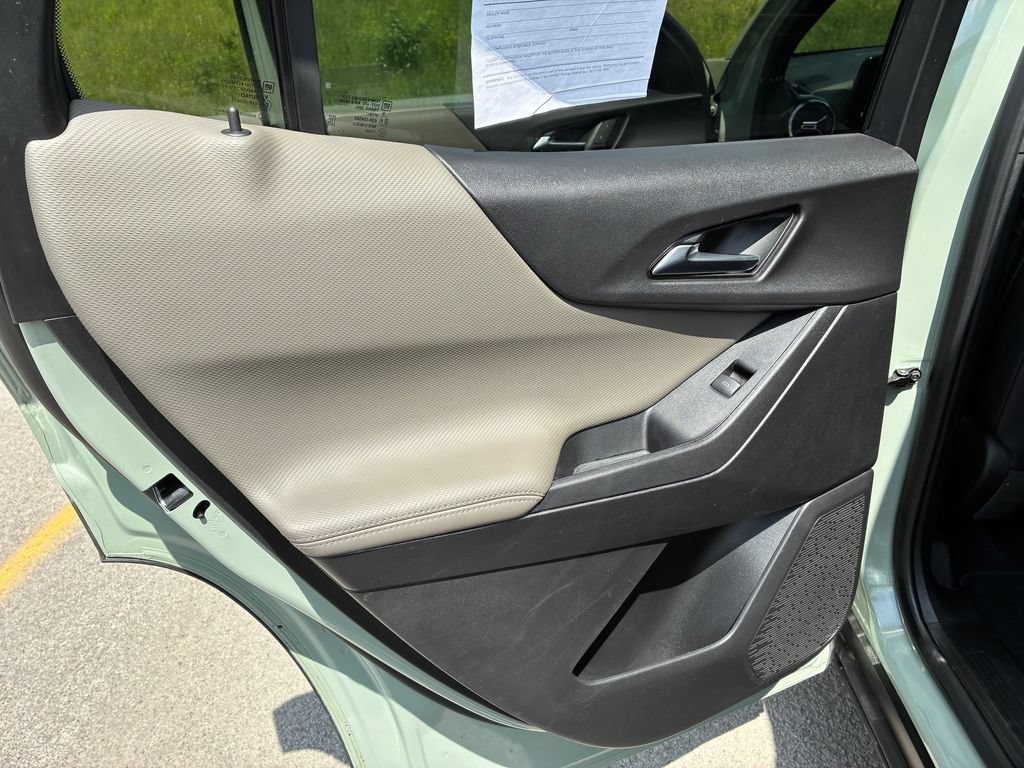 Used 2025 Chevrolet Equinox LT w/ Convenience Package II FWD image 24