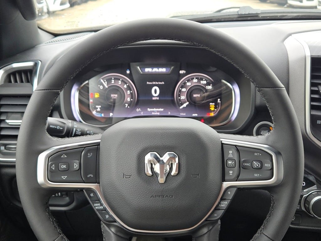 New 2026 RAM 1500 4x4 Crew Cab image 33