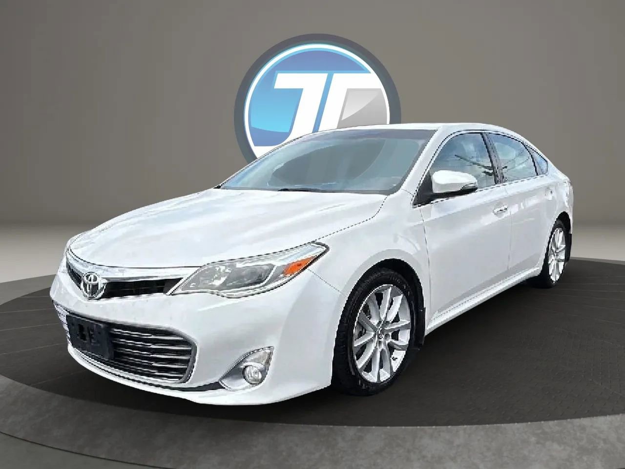 Used 2013 Toyota Avalon XLE Touring FWD image 18