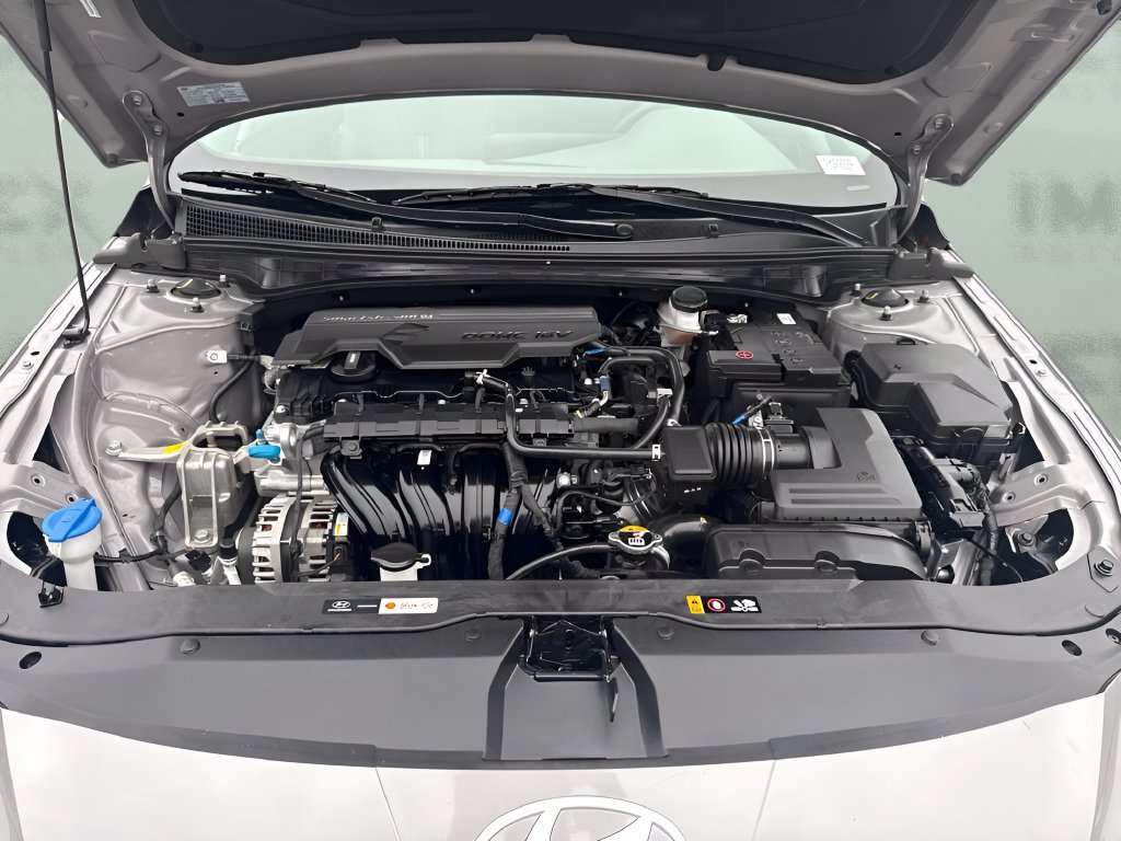 Used 2025 Hyundai Elantra SEL FWD image 29