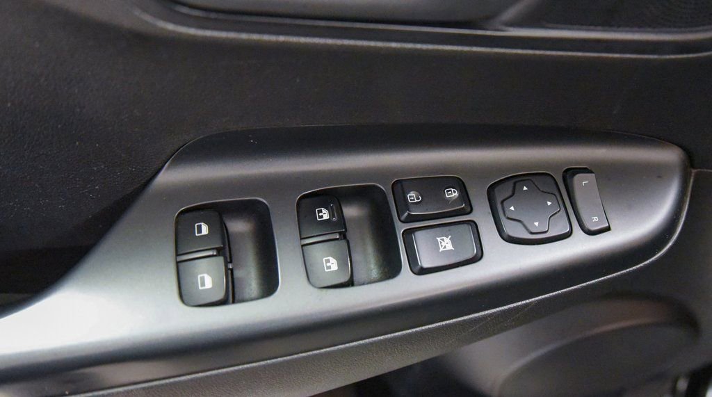 Used 2018 Hyundai Kona SEL image 15