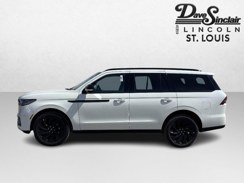 New 2026 Lincoln Navigator Reserve w/ Jet Appearance Package AWD/4WD image 6