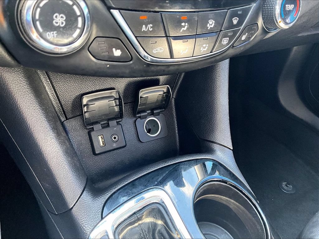 Used 2017 Chevrolet Cruze Premier FWD image 31