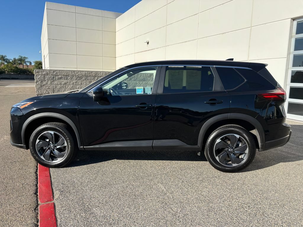 Used 2025 Nissan Rogue SV AWD/4WD image 8