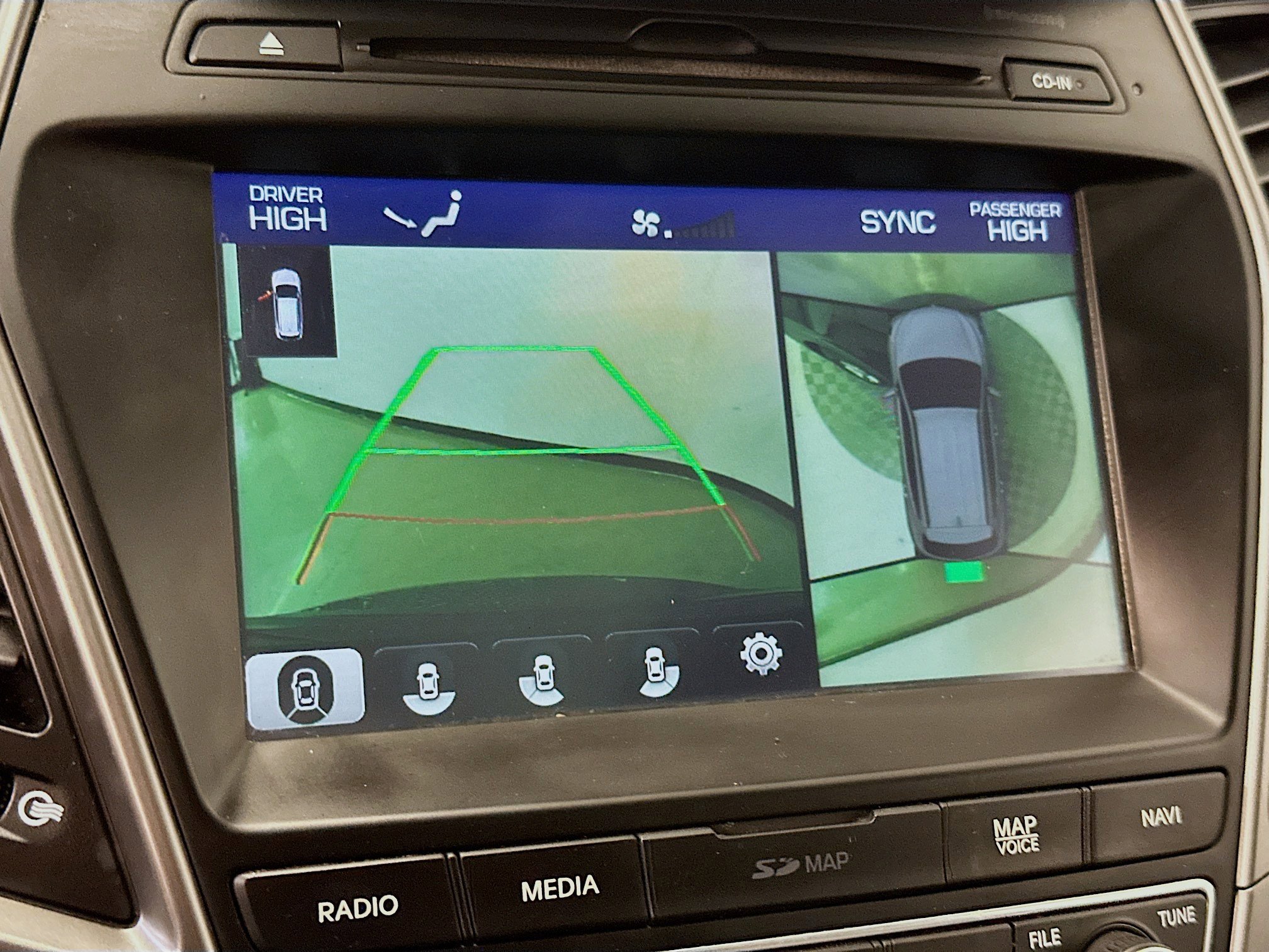 Used 2017 Hyundai Santa Fe Sport w/ 2.4L Tech Package 04 AWD/4WD image 23