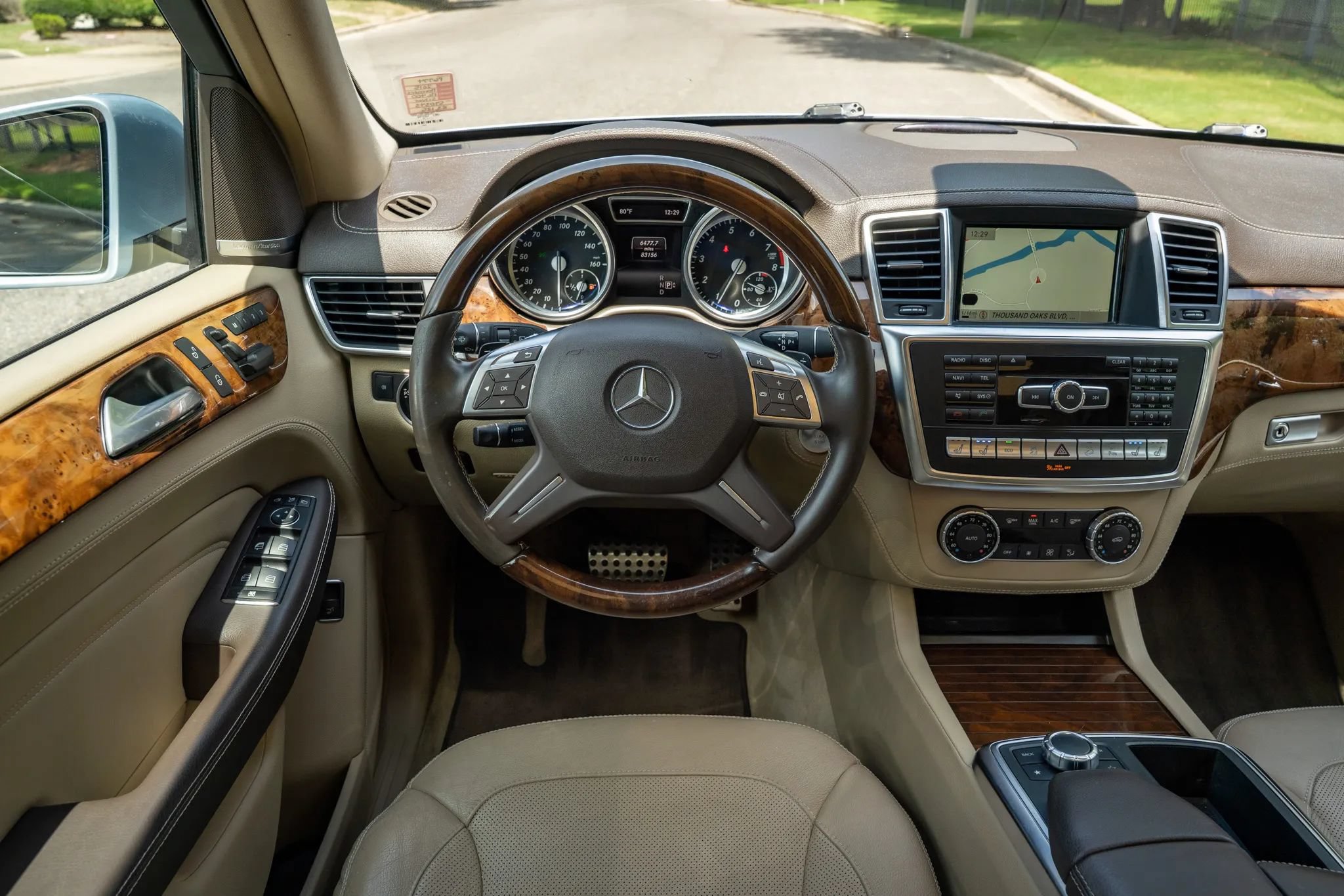Used 2015 Mercedes-Benz ML 400 4MATIC w/ Lighting Package image 19