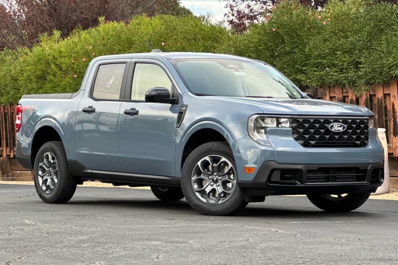 New 2025 Ford Maverick XLT w/ XLT Luxury Package AWD/4WD image 2