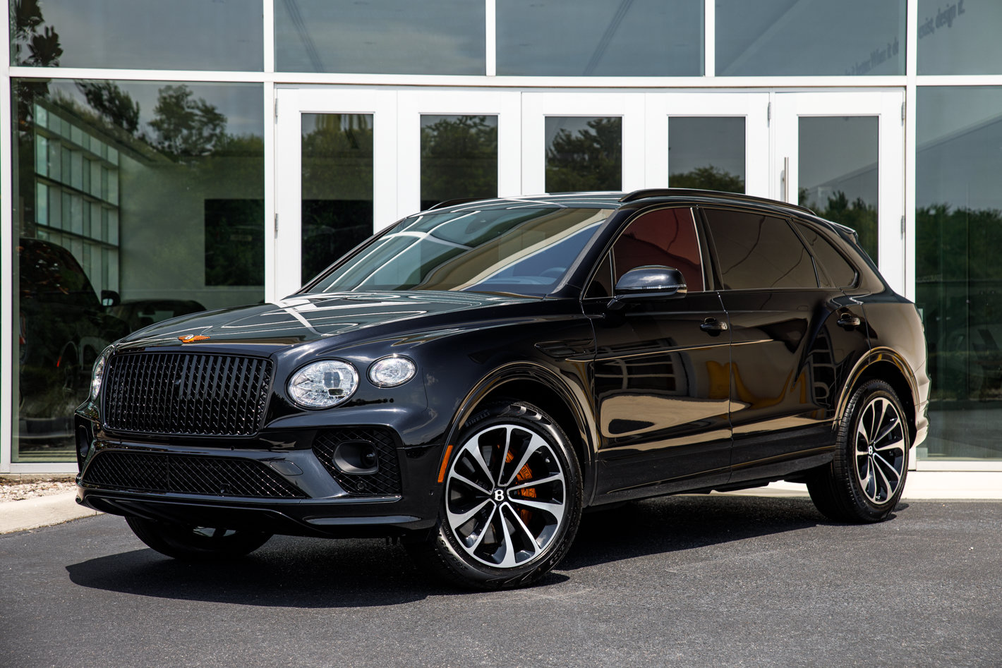 Certified 2023 Bentley Bentayga Extended Wheelbase AWD/4WD image 1