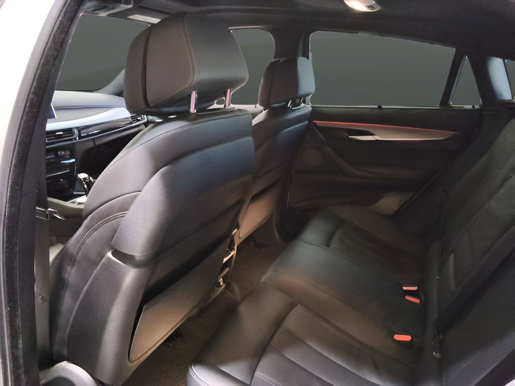 Used 2019 BMW X6 M60i AWD/4WD image 18