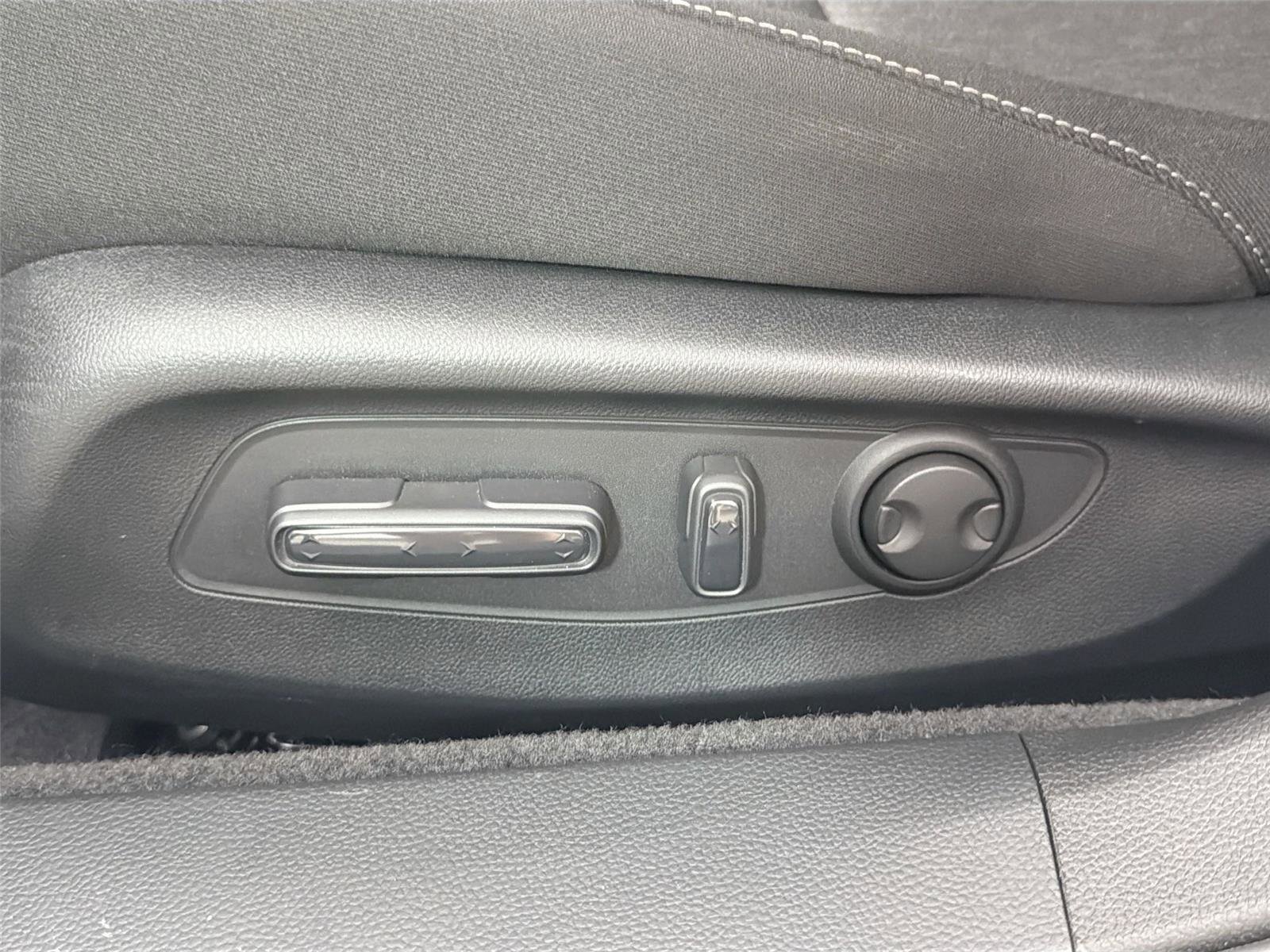 Used 2025 Honda Accord SE image 17