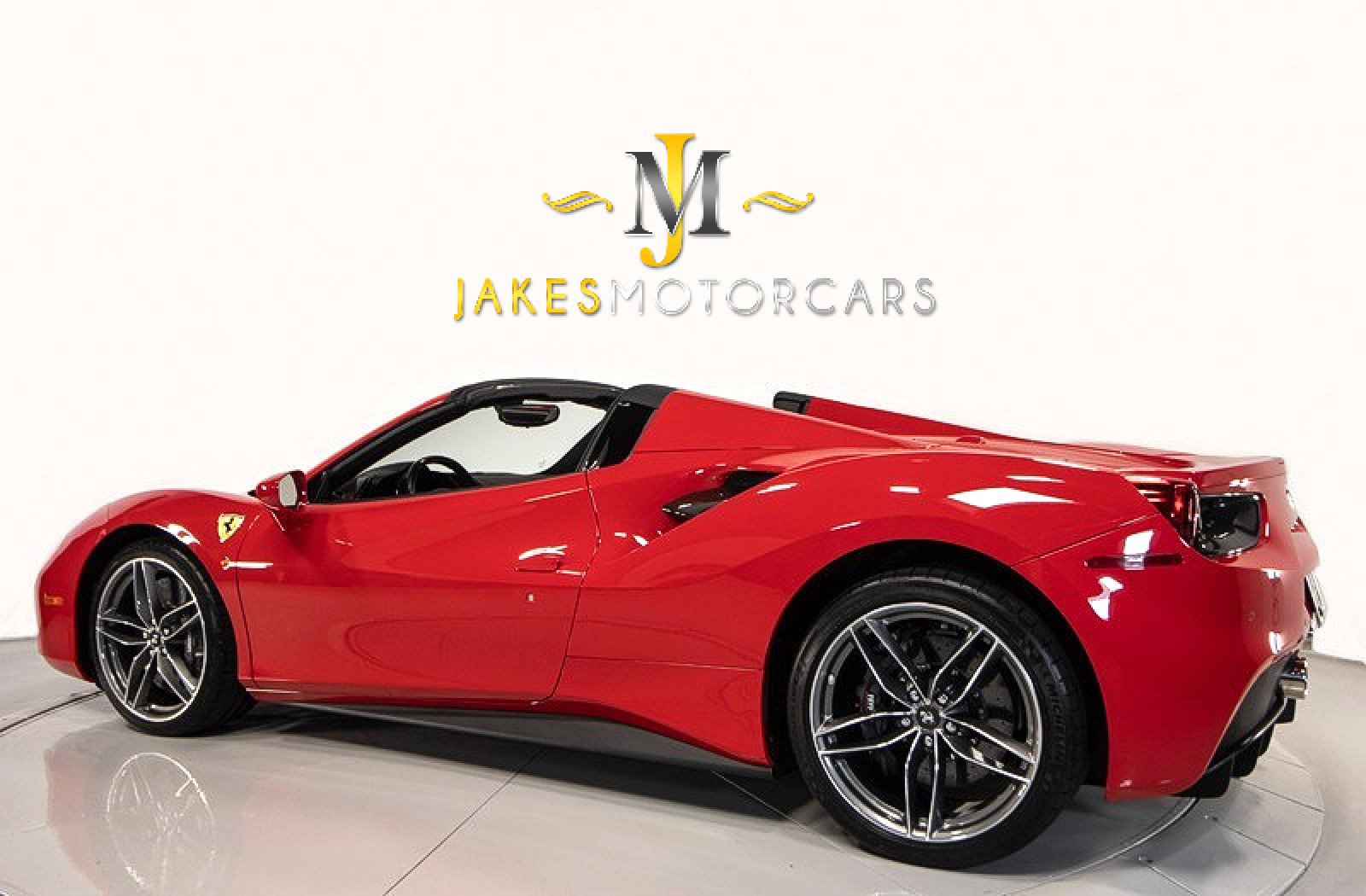 Used 2018 Ferrari 488 Spider image 6