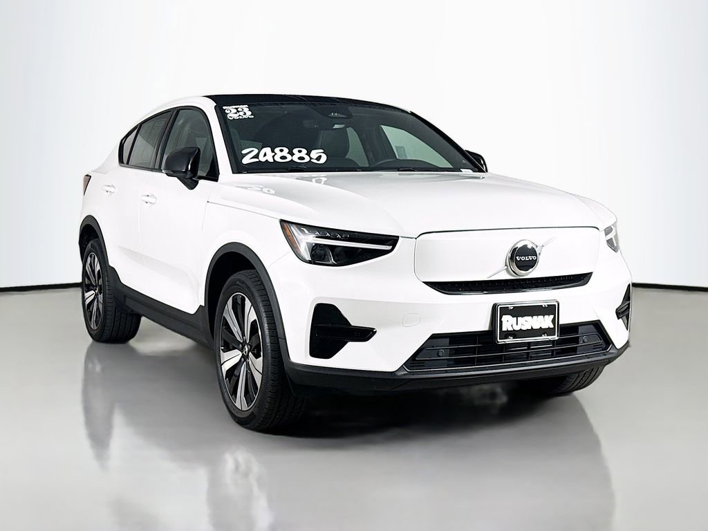 Used 2023 Volvo C40 Recharge Core image 1