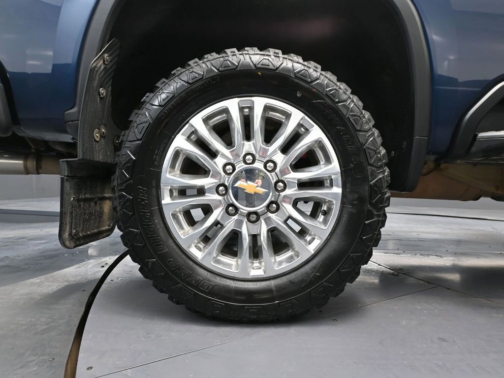 Used 2022 Chevrolet Silverado 2500 High Country w/ Z71 Off-Road Package image 17