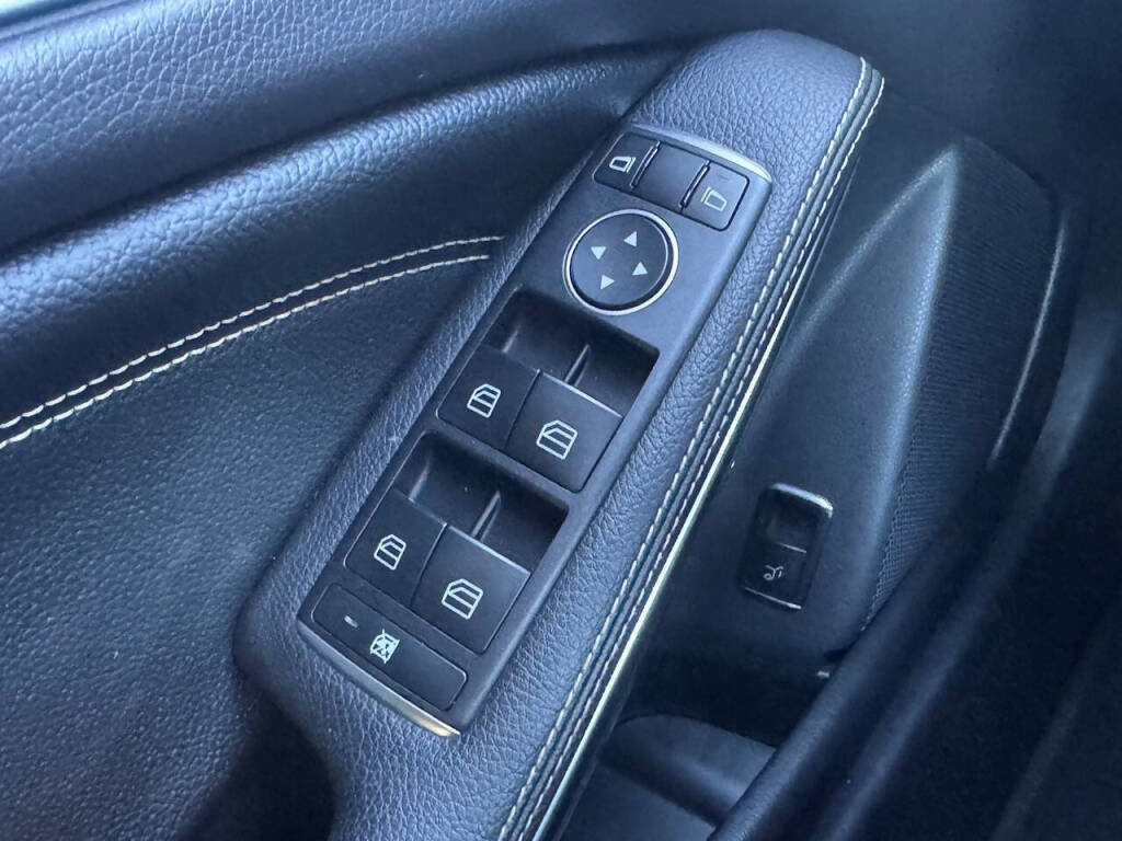 Used 2018 Mercedes-Benz GLA 250 4MATIC image 21