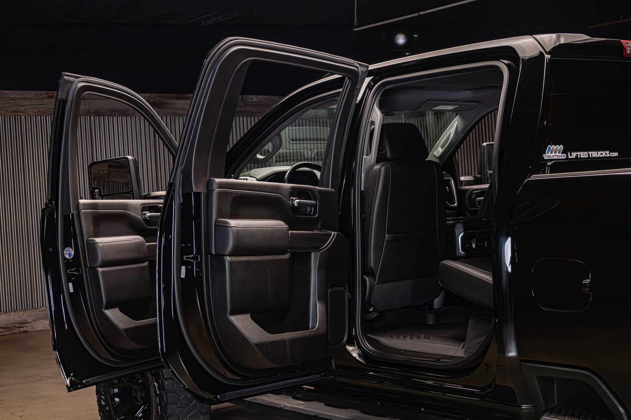 Used 2022 Chevrolet Silverado 2500 LTZ w/ LTZ Plus Package AWD/4WD image 31