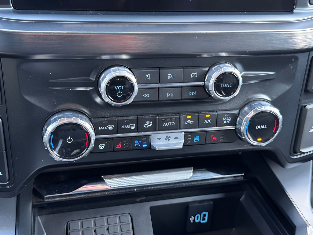 Used 2024 Ford F250 Lariat AWD/4WD image 17