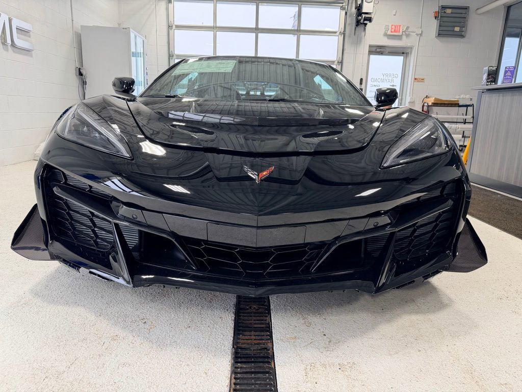 New 2026 Chevrolet Corvette ZR1 w/ ZR1 Carbon Fiber Aero Package image 2