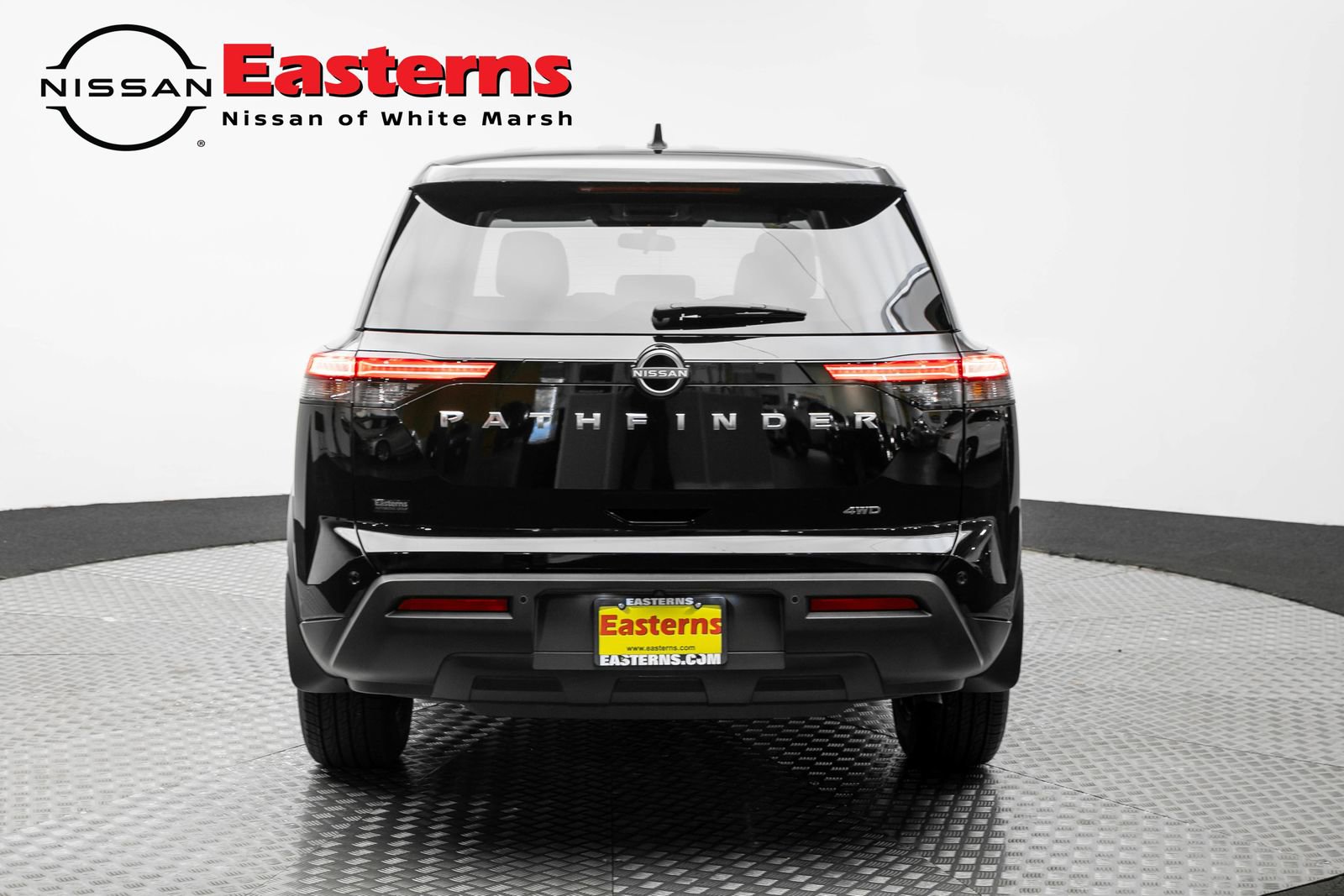 Used 2025 Nissan Pathfinder S image 6