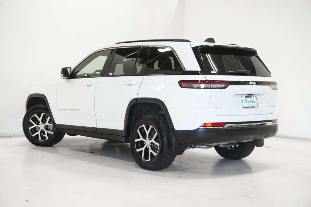 Used 2025 Jeep Grand Cherokee Limited w/ MOPAR Finishing Package AWD/4WD image 27