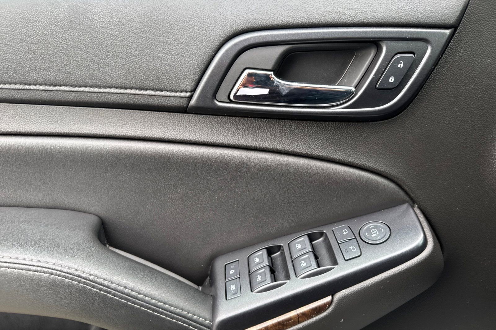 Used 2017 Chevrolet Tahoe LT image 10