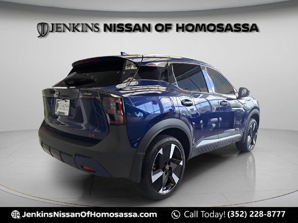 Certified 2025 Nissan Kicks SR FWD image 3