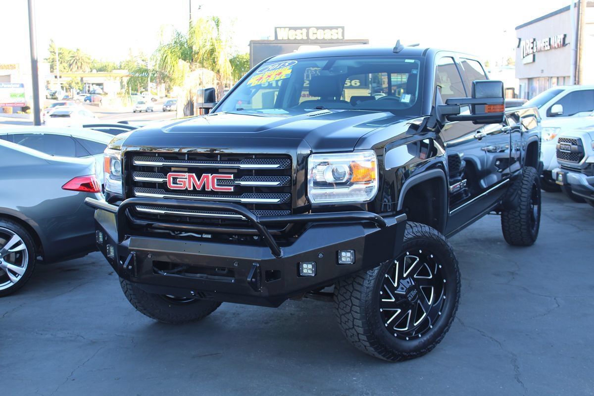 Used 2015 GMC Sierra 2500 SLT w/ Duramax Plus Package AWD/4WD image 46
